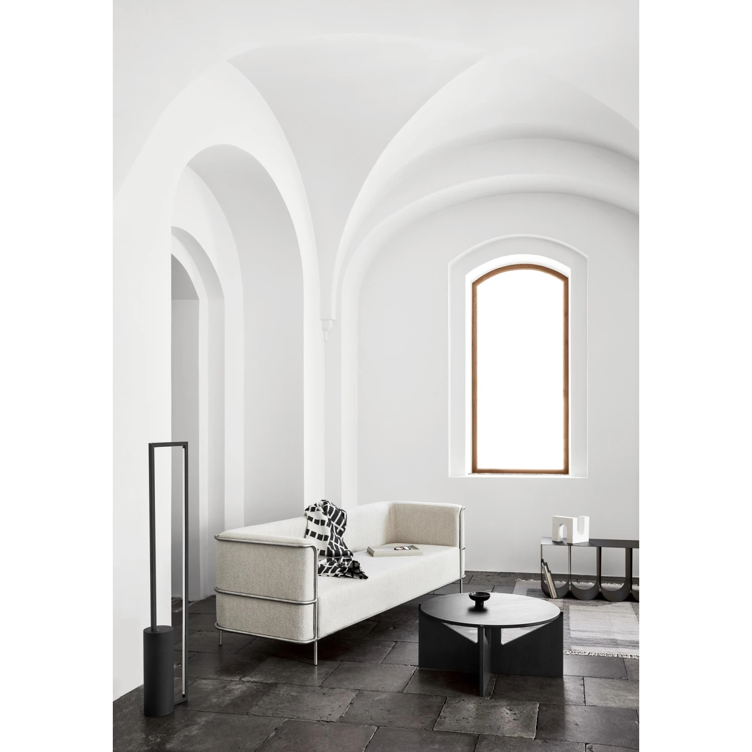 Kristina Dam Studio Curved Bench Black 5 Kristina Dam Studio Curved Bench Black - Image 3