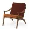 Warm Nordic Lean Back Armchair Teak/Ritz 37018008 -ferm LIVING || MONTANA Shop 2201056 warmnordic furniture leanback loungechair teak seat rustyrose back brickred p