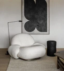 GUBI Pacha Armchair W. Armrest Karakorum 001/Pearl Gold 9 GUBI Pacha Armchair W. Armrest Karakorum 001/Pearl Gold -ferm LIVING || MONTANA Shop karakorum 001 pearlgold bourgondisch kruis gvh interiors photo cafeine be p