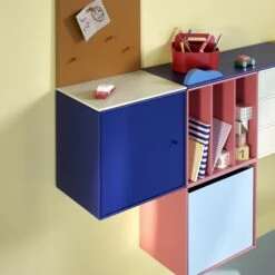 Montana Mini 1104 Shelf Rhubarb -ferm LIVING || MONTANA Shop montana kids s04 montanamini monarch amber rhubarb vanilla detail h p