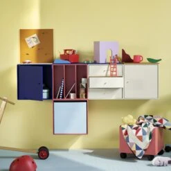 Montana Mini 1007 Dresser Rhubarb -ferm LIVING || MONTANA Shop montana kids s04 montanamini monarch amber rhubarb vanilla kevikids flint w p 2