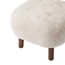 &Tradition Little Petra VB1 Armchair Sheepskin Moonlight/Walnut Incl. ATD1 Puf -ferm LIVING || MONTANA Shop pouf atd1 sheepskin moonlight walnut detail 01 p