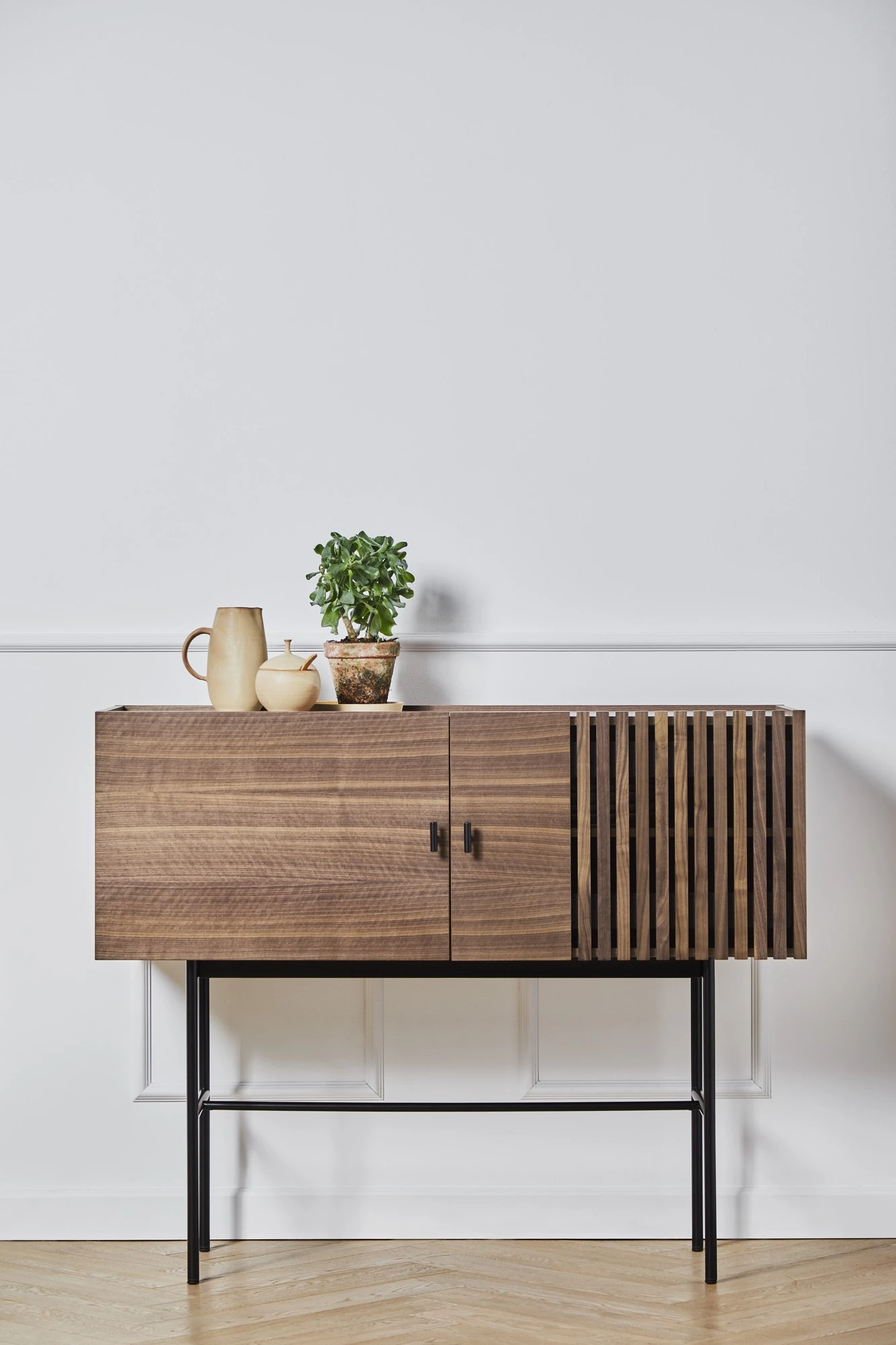 Woud Array Sideboard Walnut Veneer/Black 120 Cm 5 Woud Array Sideboard Walnut Veneer/Black 120 Cm - Image 3