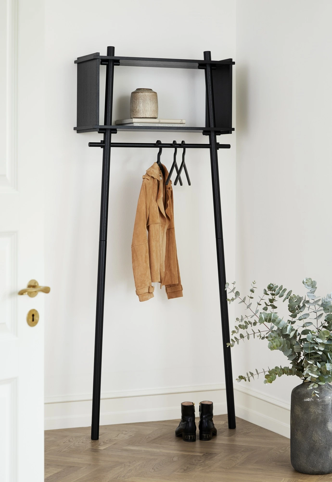 Woud Töjbox Clothes Rack Black Oak 5 Woud Töjbox Clothes Rack Black Oak - Image 3